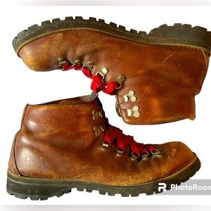 Danner Mountain Light Vintage Size 13 Well Loved